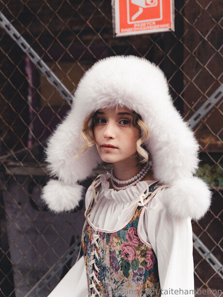 Taitehambelton ヌードのポルノスター ギャラリー