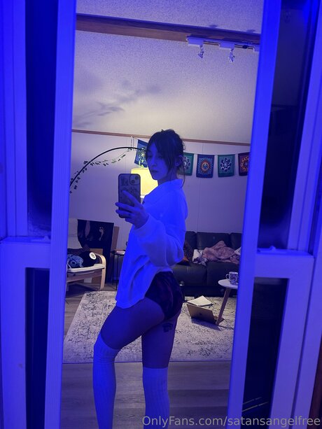 Satansangelfree セクシーなスター ギャラリー