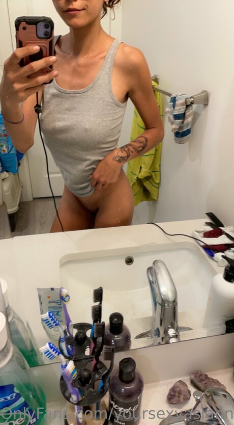 おばあちゃんの熟女OnlyFans ヌード 写真