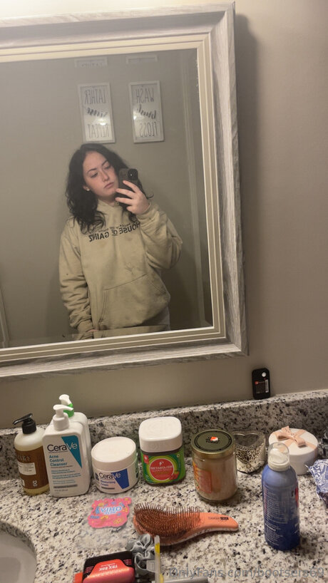 巨乳の赤毛オンリーファンズ えろ 写真