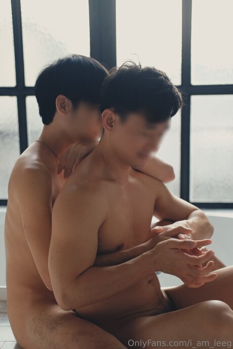 I Am Leeg 裸のスター 写真