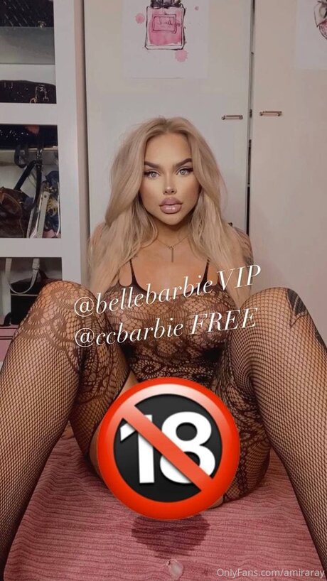 曲線美のラテン系オンリーファンズ 美しい 写真