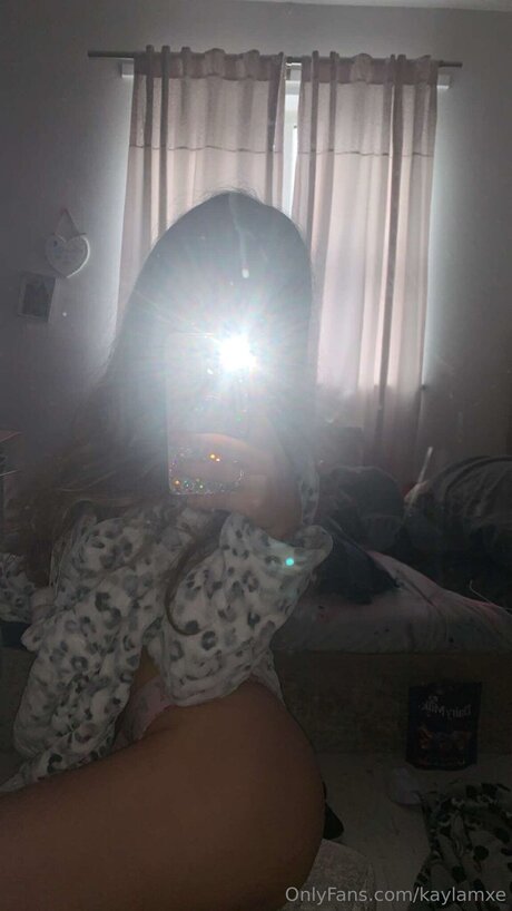 Kaylamxe エロティックなスター 写真