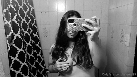 フィットネスインフルエンサーオンリーファンズ ホット裸 画像