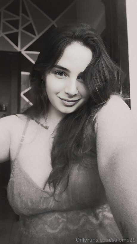 Diosademedianoche ヌード女優 写真