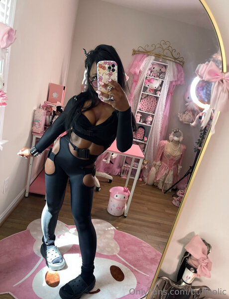 Buffholic ポルノ女優 写真