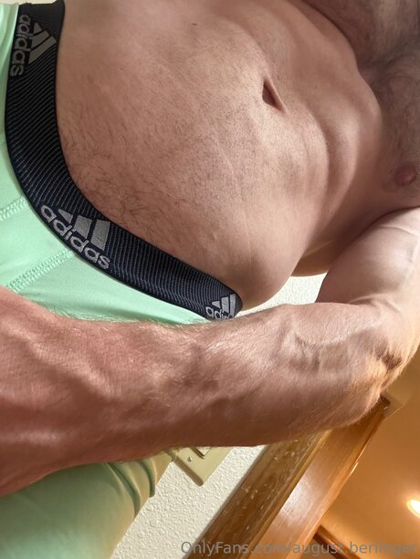 裸の熟女オンリーファンズ ホットセックス 画像