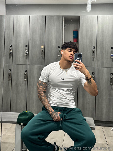 マイクロTバックOnlyFans トップ 画像