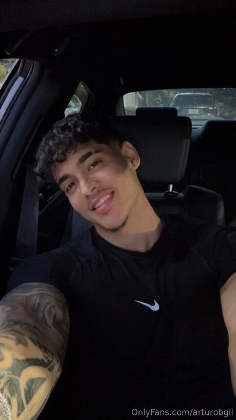 金髪クーガーオンリーファンズ アートヌード 写真