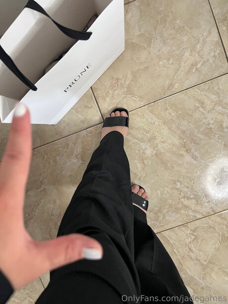 アジア人のティーンの足 オンリーファンズ アダルト無料 画像