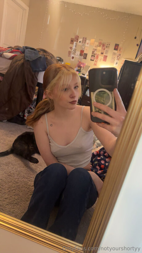 Notyourshortyy スター 裸 画像