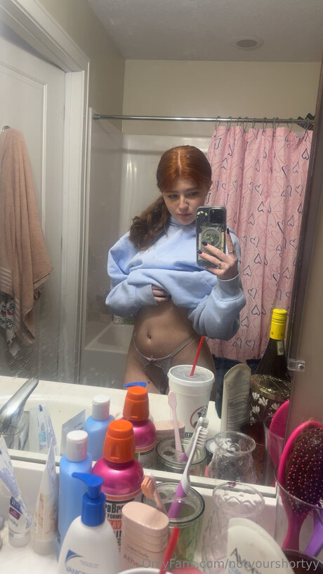 Notyourshortyy 可愛いモデル 写真