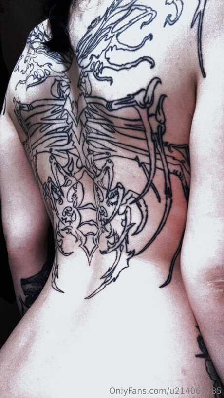 U214067285 素敵なポルノスター 写真