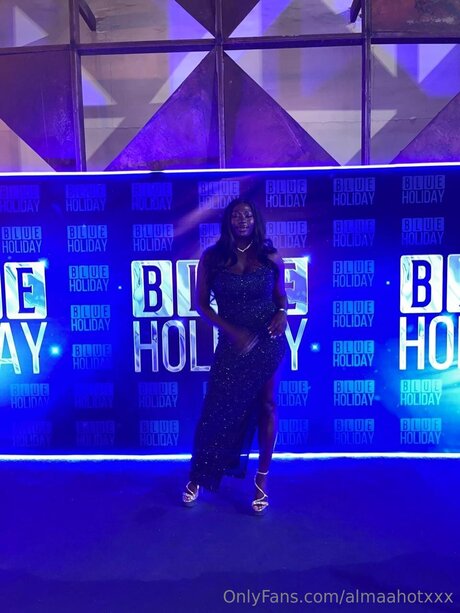 巨乳の熟女オンリーファンズ 美しいポルノ 写真