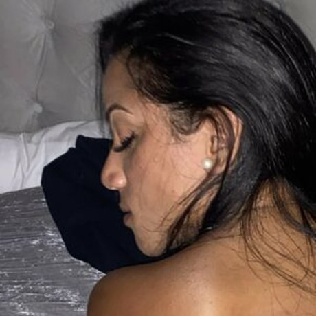 ilovetinder エロティックモデル 写真