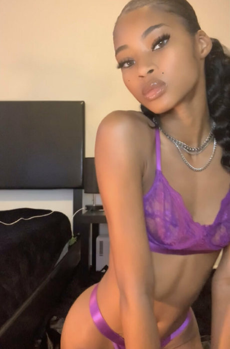 家族限定ファン アートヌード 画像