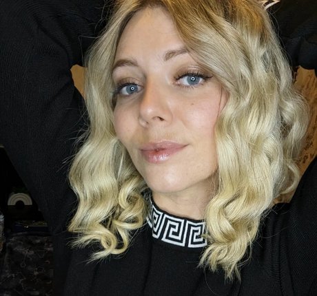 Aurora Indica ポルノスター 写真