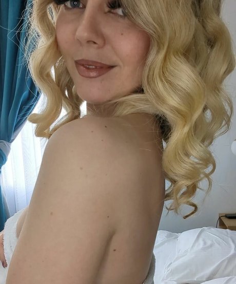 Aurora Indica ホット女優 写真