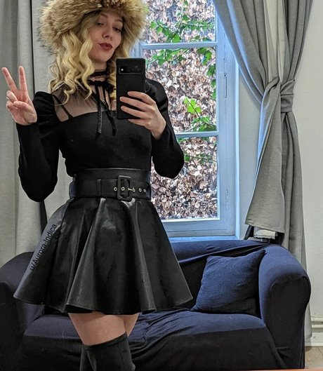 逆騎乗位 オンリーファンズ ホットポルノ 写真