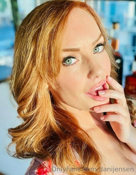 danijensen ヌードモデル 写真