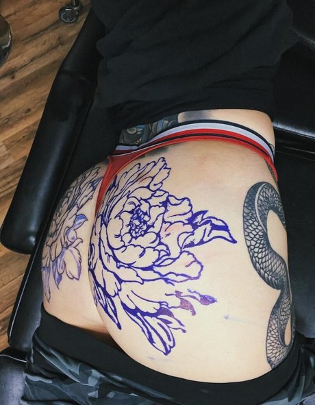 luckylou 666 ポルノスター ギャラリー