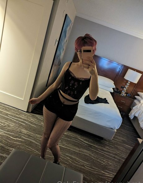 Emmanooodle ポルノモデル 写真