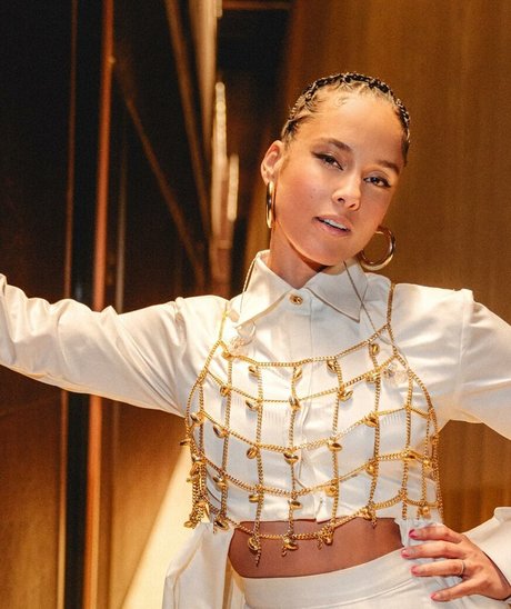 Alicia Keys XXXモデル 写真
