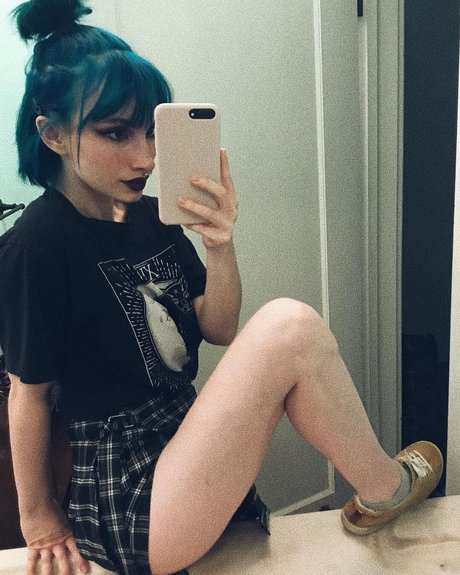 毛深いアジア人オンリーファンズ ポルノ 画像