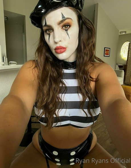 ヌード教師オンリーファンズ ホットセックス 写真