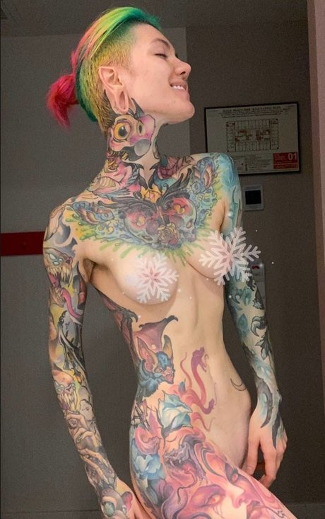 金髪レズビアンオンリーファンズ エロ 画像