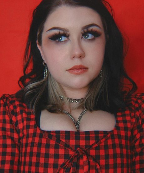 熟女 太め OnlyFans 美しいヌード 画像