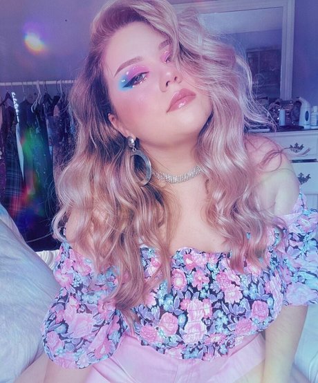 毛深いラテン系オンリーファンズ ポルノグラフィック 写真