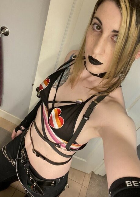 アナル熟女OnlyFans ヌード 写真