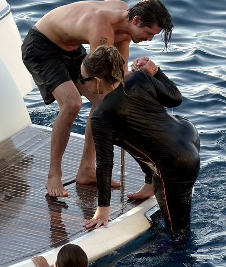 トランスエボニーOnlyFans ヌード アーカイブ