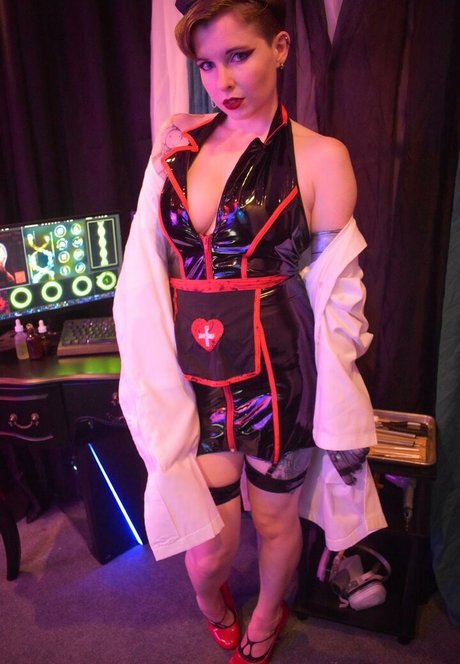 逆騎乗位 オンリーファンズ 無料裸 画像