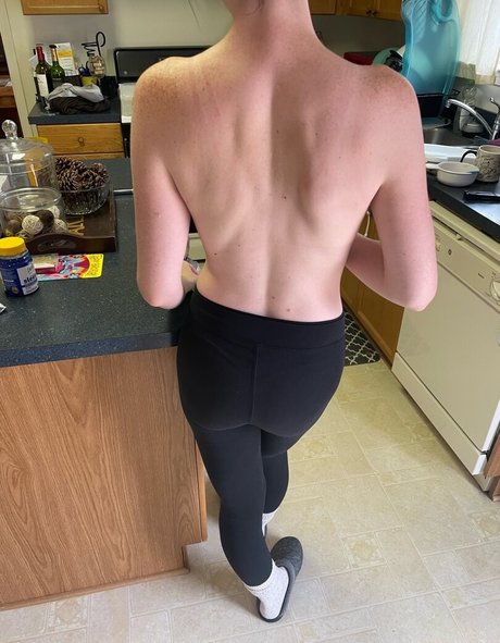 ティーントランスオンリーファン セクシーヌード 写真