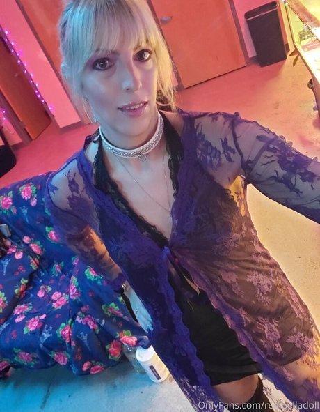 realbelladoll ホットなポルノスター 写真