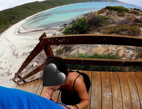 大きなお尻と巨乳のオンリーファンズ ヌード 画像