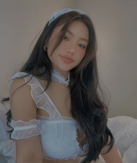 Ngannguyen エロティックモデル 画像