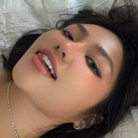 Ngannguyen 美しいポルノスター 写真