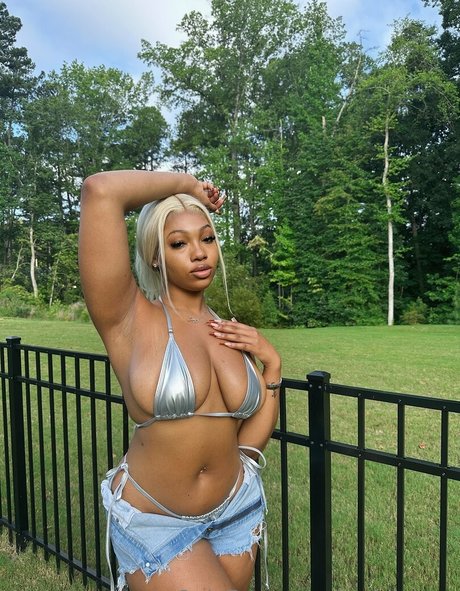 18歳以下の無料OnlyFans ホットセクシー 写真