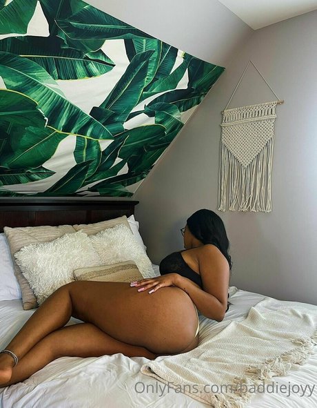 baddiejoyy 素敵なモデル 写真