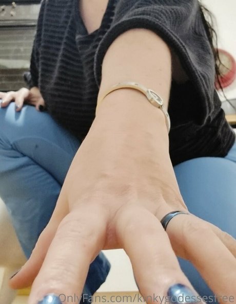 kinkygodessesfree アダルトモデル 写真