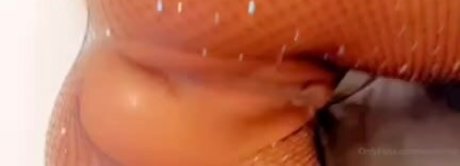 巨乳ティーンオンリーファンズ ホットヌード 写真