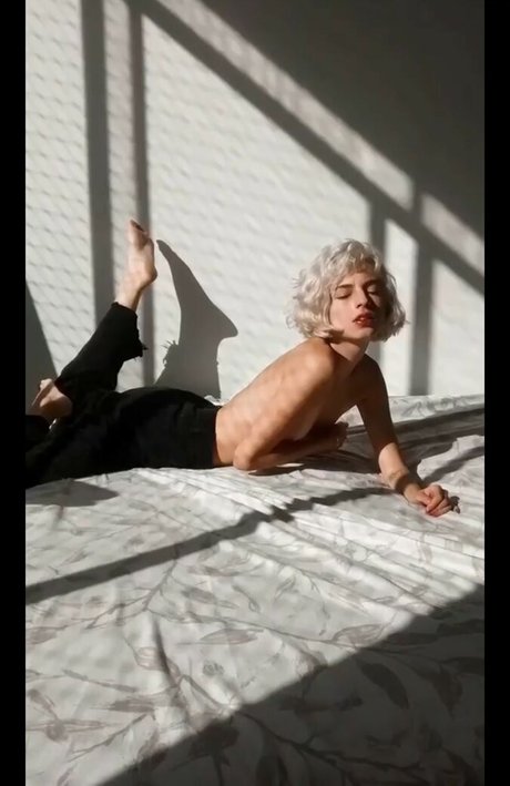 Karina Martins エロティックなモデル 写真