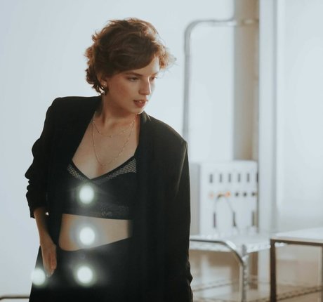 ブルネットの猫OnlyFans xxx 写真