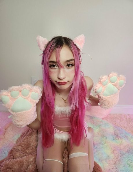 アラブのティーンズオンリーファンズ 可愛い 写真