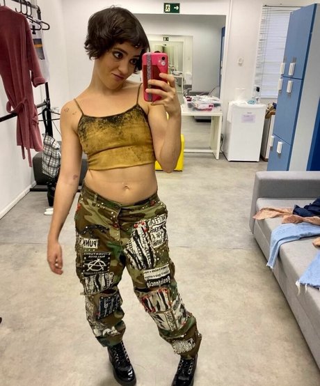 Valentina Bandeira 裸のスター ギャラリー