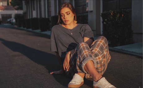 Justseum 無料モデル 画像