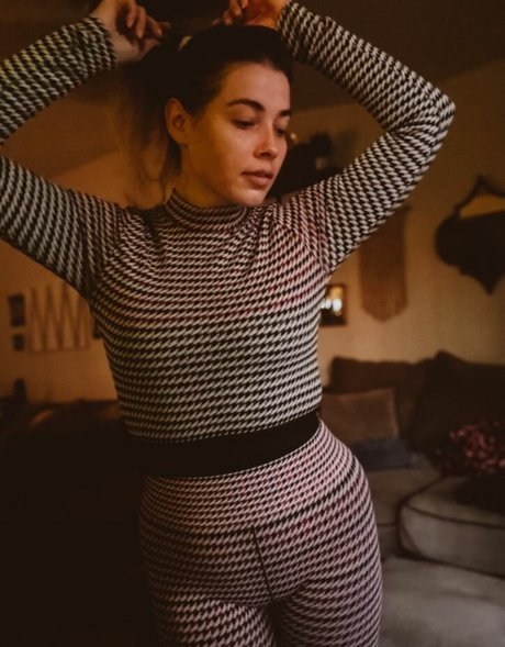 Justseum 美しいポルノスター 写真